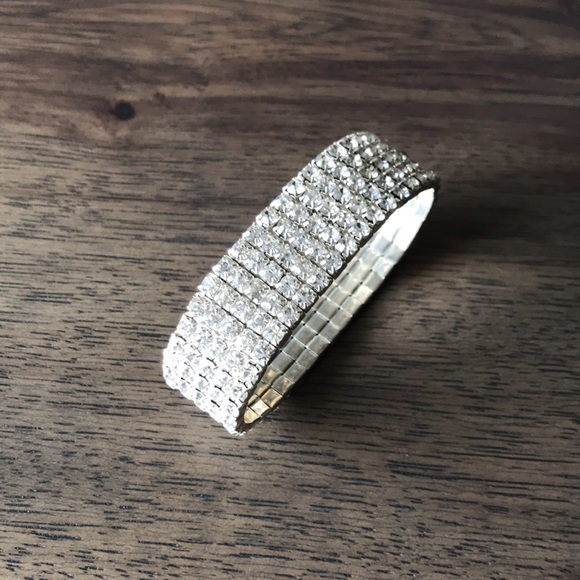 Le Château Sparkly Bracelet - Picture 4 of 4